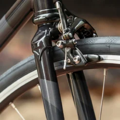 All-city Big Block Komplettrad - Black/Grey -Fahrradausrüstung 20201122 ACT BigBlock StPaul VanityPhotos 568206 029 CropvpPRI64CArdae