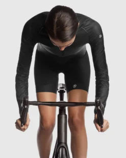 Assos UMA GT Damen Windjacke Sommer - Schwarz 11 Assos UMA GT Damen Windjacke Sommer - Schwarz -Fahrradausrüstung ASSOS 12 32 348 18 31
