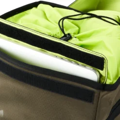 AEVOR Explore Pack Rucksack - Proof Olive Gold -Fahrradausrüstung AVR FLH 001 20093 AEVOR Explore Pack Proof Olive Gold 15 scaled