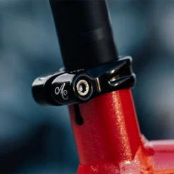 All-city Thunderdome - Hot Pink -Fahrradausrüstung Web Details Seat Collar 600x400