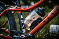 Bottle Twist Set - Trinkflasche Mit Halter -Fahrradausrüstung a9a8c8a6 44a1 4311 8468 8bfc3052faf6 w1920